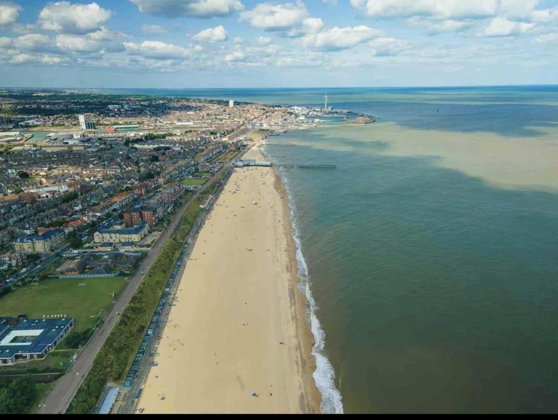 Villa Sea View 3-Bed Heated Pool Eat Bar Kids Park Lowestoft Exteriér fotografie