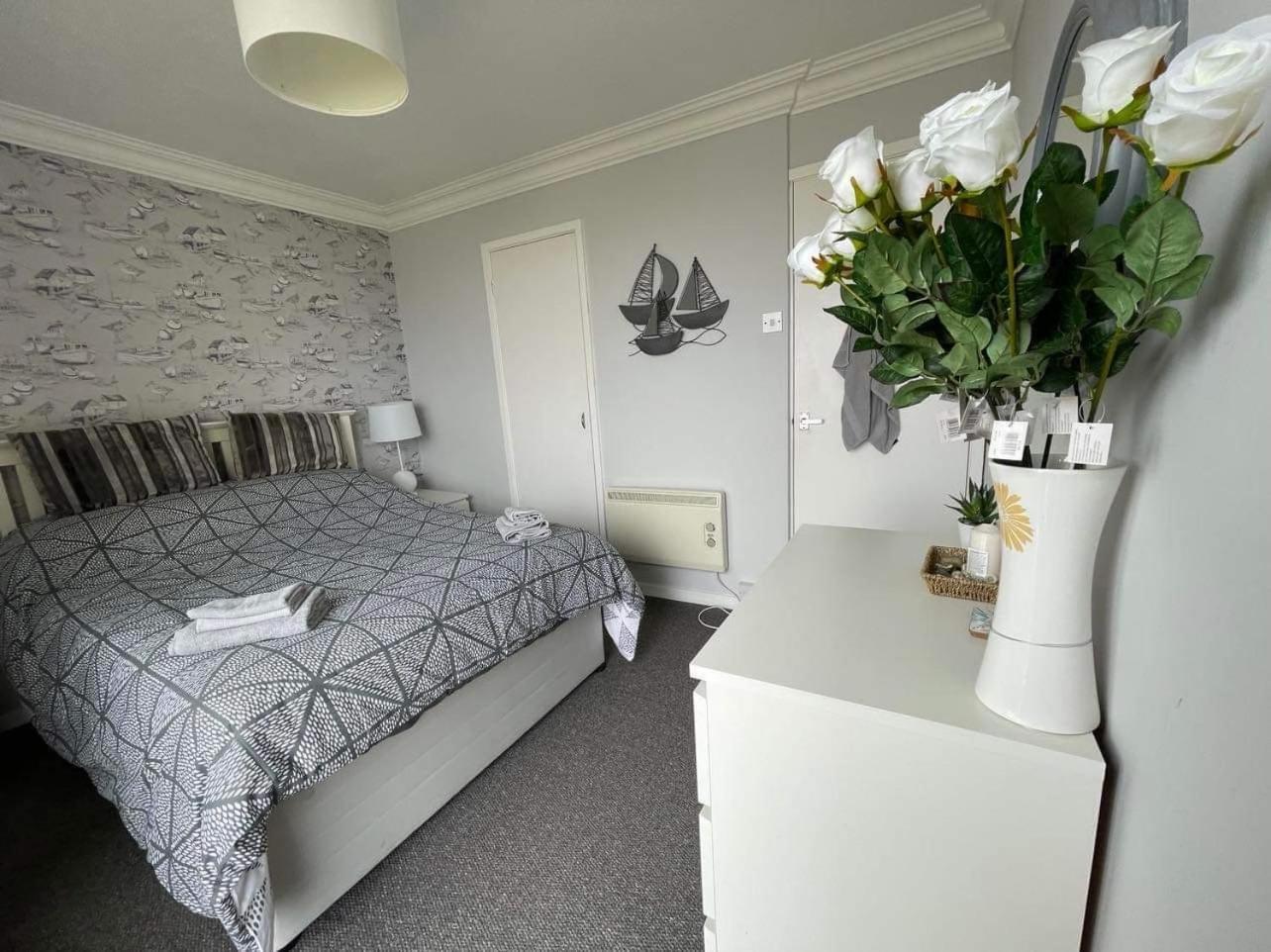 Villa Sea View 3-Bed Heated Pool Eat Bar Kids Park Lowestoft Exteriér fotografie